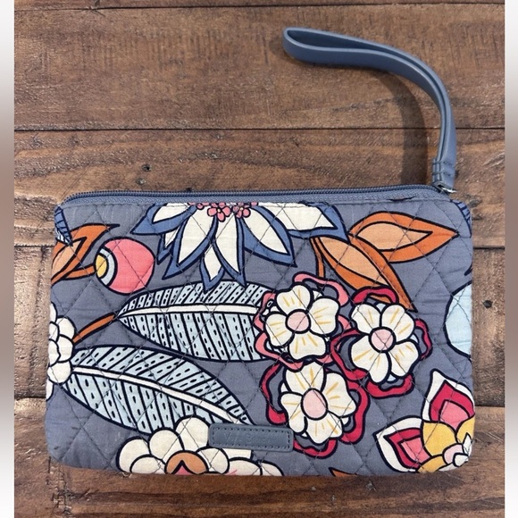 Vera Bradley Handbags - Vera Bradley Tropical Evening Gray Floral Wristlet